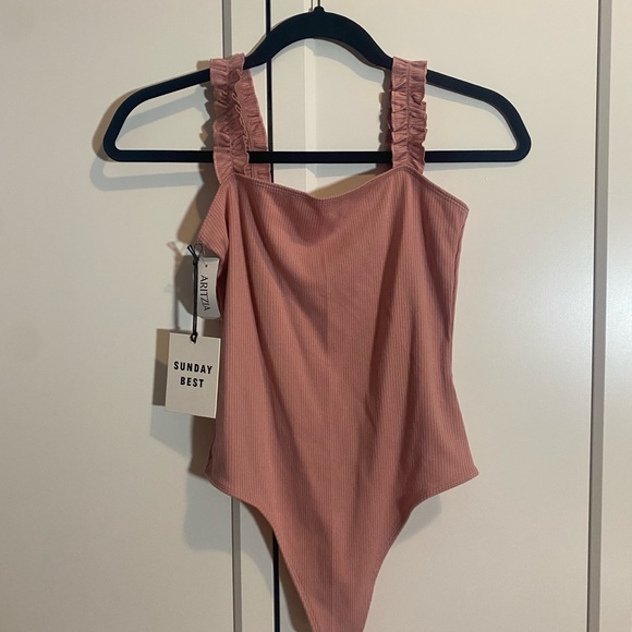 Aritzia Tops - Aritzia FIRECRACKER Bodysuit